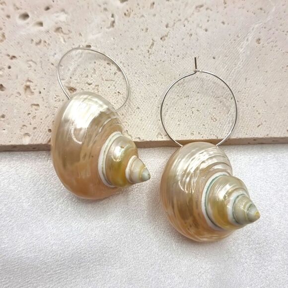 New ZARA Seashell Silver Hoop Earrings - Picture 4 of 9